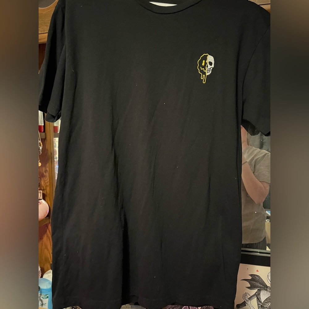 Riot Society Black Large Short Sleeve ❤️